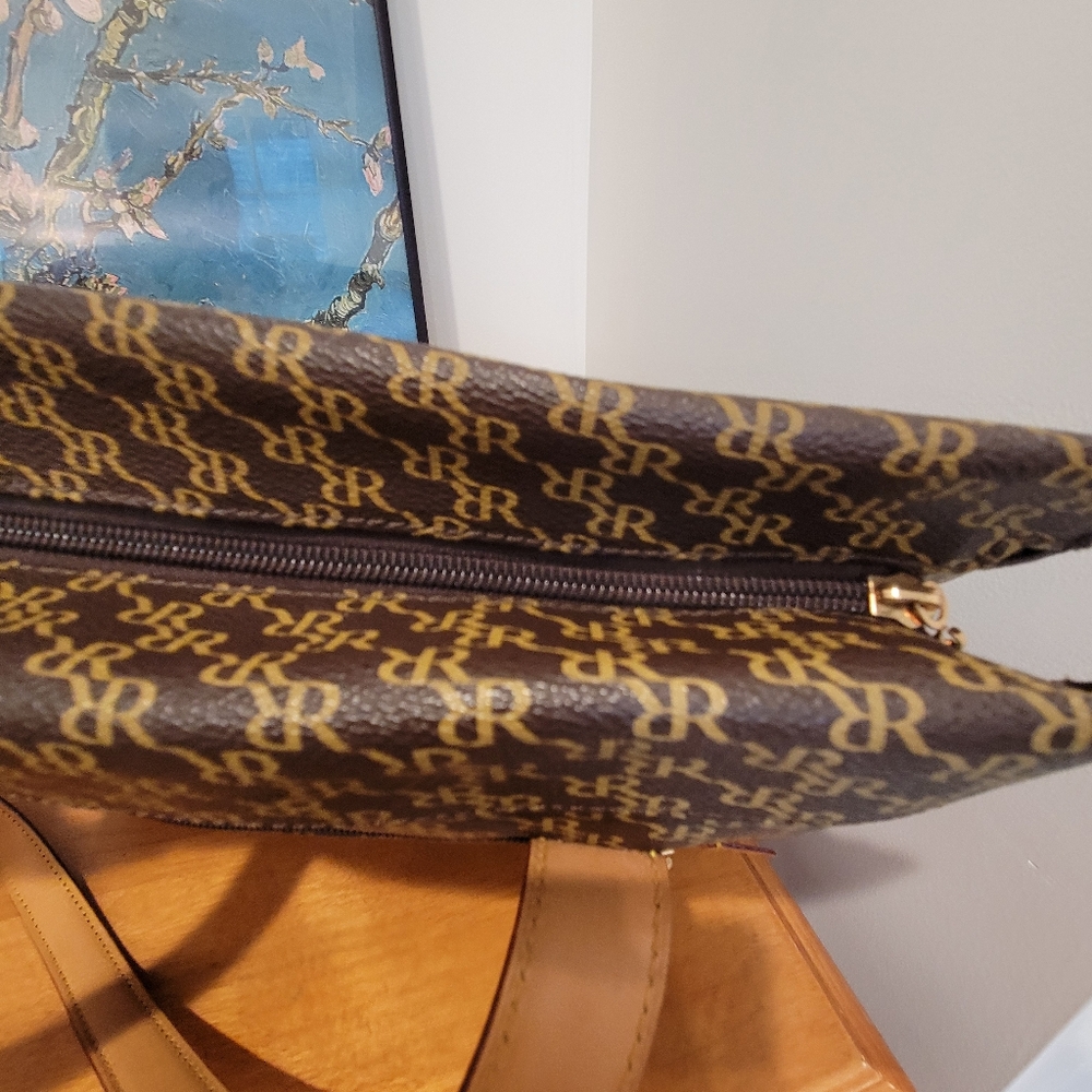 Rioni handbag Chelsea Shoulder Organizer excellent used condition leather purse - Picture 6 of 14